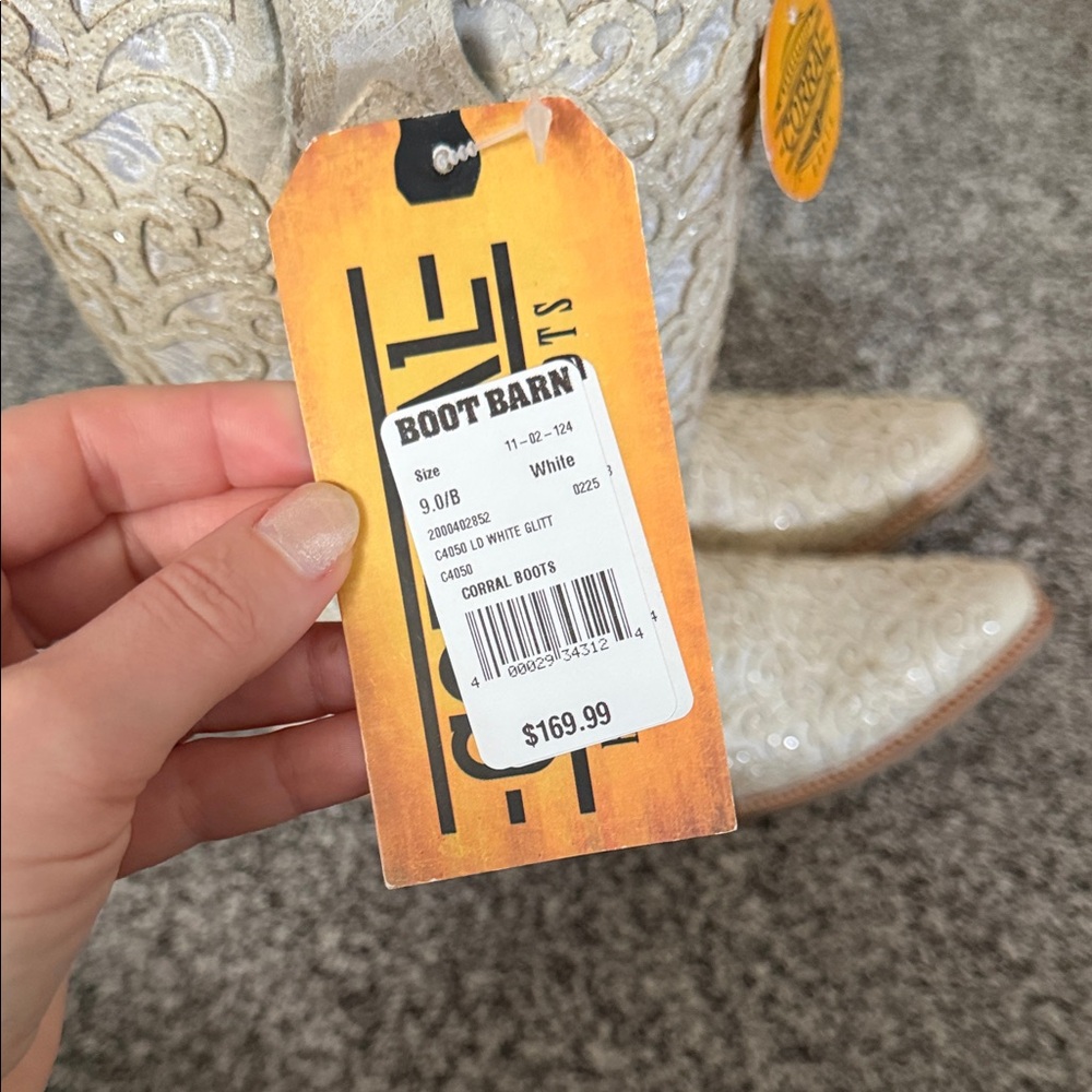 Corral Ivory Embroidered Cowboy Boots - Picture 2 of 5